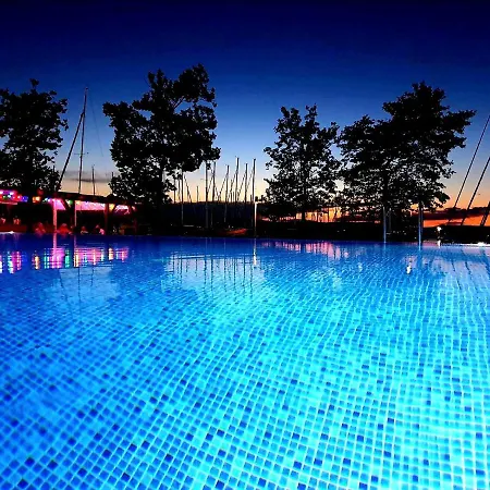 Bl Lakeside Apartman Balatonlelle Exterior foto