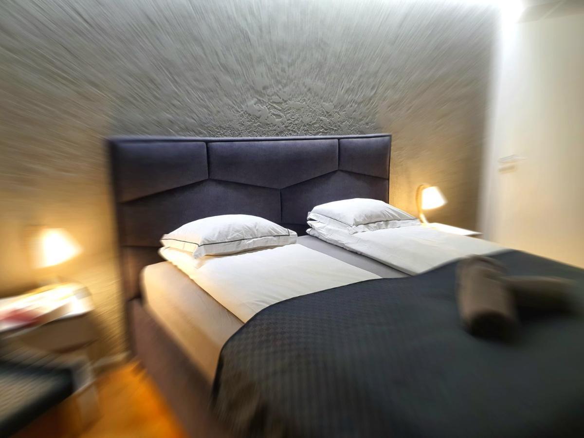 Bl Lakeside Apartment *