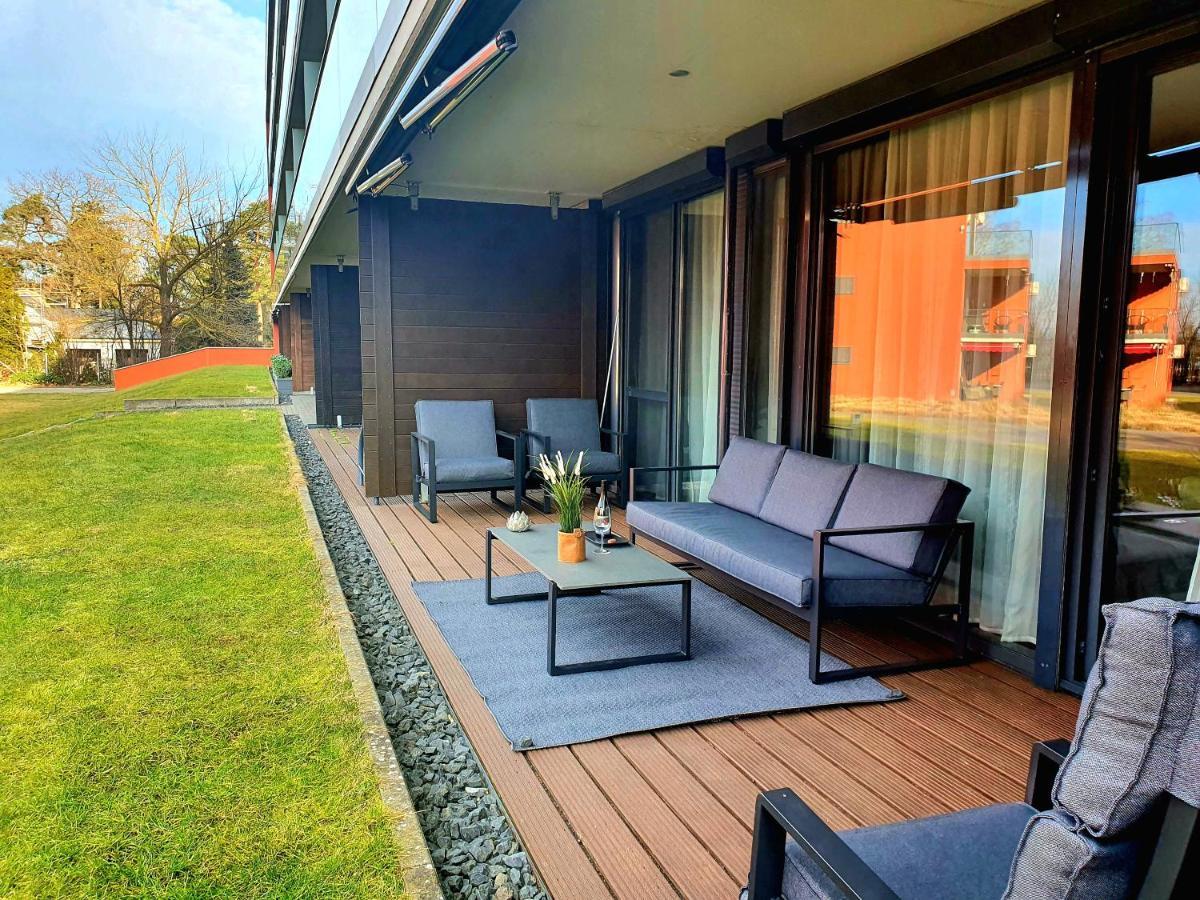Bl Lakeside Apartment